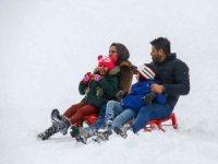 Ankaralı öğrenciler yarıyıl tatilinin keyfini Elmadağ Kayak Merkezi’nde çıkarıyor