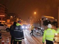 Antalya karayolunda ulaşıma kar engeli