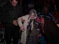 Artvin’de Camili bölgesindeki hasta ve öğretmenler kar esaretinden kurtarıldı