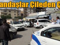 Kağızman’da Gelişi Güzel Park Edilen Araçlar Vatandaşı Çileden Çıkardı