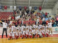 Gölcük Belediyespor U-10 Basketbol Takımı şampiyon oldu
