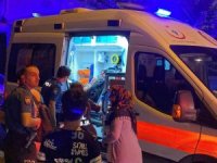 Mahalleliyi sokağa döken ev yangınında 1 kişi dumandan etkilendi