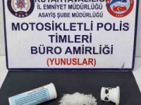 Kütahya’da Motosikletli Polis Timlerince iki şahsın üzerinde uyuşturucu ele geçirildi
