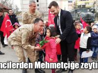 Kars'ta minik öğrencilerden Mehmetçiğe zeytin dalı