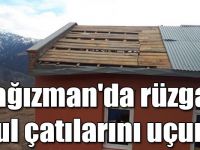 Kağızman'da rüzgar okul çatılarını uçurdu