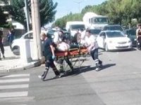 Hasta taşıyan ambulansla hafif ticari araç çarpıştı; 4 yaralı