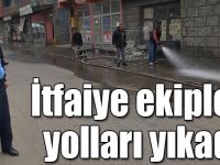 Kars'ta itfaiye ekipleri yolları yıkadı