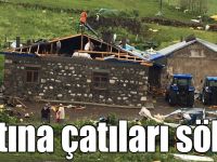 Kars’ta şiddetli fırtına çatıları yerinden söktü