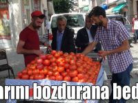 Kars'ta dolarını bozdurana domates bedava