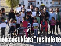 Göçmen çocuklara "resimle terapi"