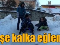 Kars'ta çocukların kızak keyfi