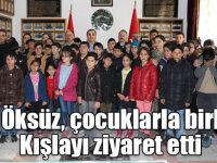Kars Valisi Türker Öksüz, çocuklarla birlikte Kazım Karabekir Kışlasını ziyaret etti
