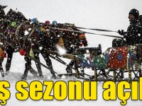 Çıldır Gölü'nün atlı kızakçıları kış sezonunu açtı