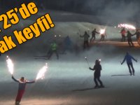 Kars'ta eksi 25 derecede önce halay çektiler, sonra kayak yaptılar