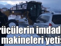 Kars'ta tipi nedeniyle yolda kalan sürücülerin imdadına iş makineleri yetişti