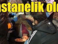 Kars’ta buz tutan kaldırımda kayarak düşen kadın hastanelik oldu