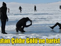 Buz tutan Çıldır Gölü'ne turist ilgisi