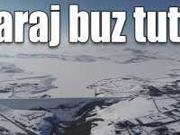 Kars Barajının göl yüzeyi Çıldır Gölü gibi buz tuttu