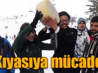 Eksi 15 derece soğukta kaşar kapmak için kıyasıya mücadele