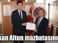 AK Partili Selim Belediye Başkanı Coşkun Altun mazbatasını aldı