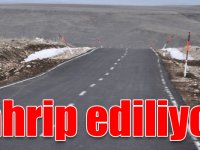 Kars'ta işaret ve uyarı levhaları tahrip ediliyor