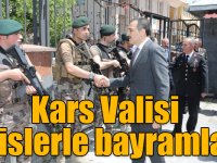 Kars Valisi polislerle bayramlaştı