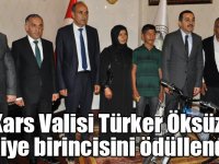 Kars Valisi Türker Öksüz Türkiye birincisini ödüllendirdi