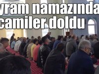 Kars'ta Bayram namazında camiler doldu