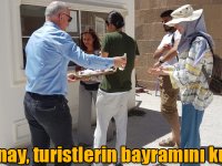 Doğanay, turistlerin bayramını kutladı