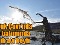 Porsuk Çayı'nda gün batımında balık avı keyfi