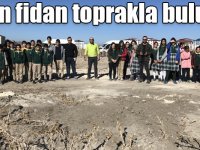 Kars’ta Kar Sincapları Spor Kulübü öğrencilerle birlikte fidan dikti
