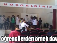 Liseli öğrencilerden örnek davranış