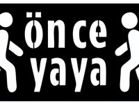 Yaya geçitlerine "önce yaya" yazılı yaya ikonları yazıldı