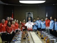 Bakan Kasapoğlu, milli judocuları ağırladı