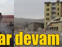 Kars'ta metruk bina yıkımları devam ediyor