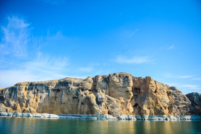 Fırat Nehri'nin "saklı kanyonları" göz kamaştırıyor