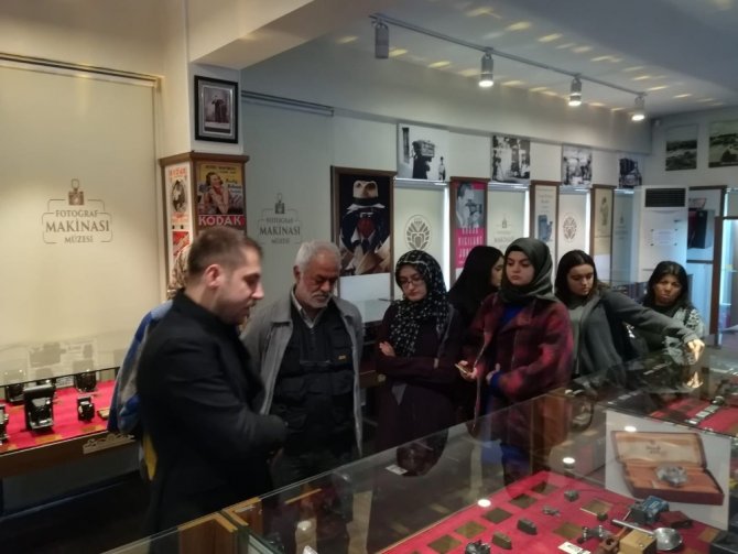 Fotoğraf çekimi ve görsel düzenleme dersleri başladı