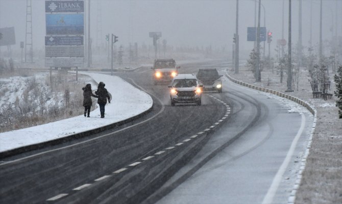 Erzurum, Ağrı, Kars ve Ardahan'da kar yağışı etkili oluyor