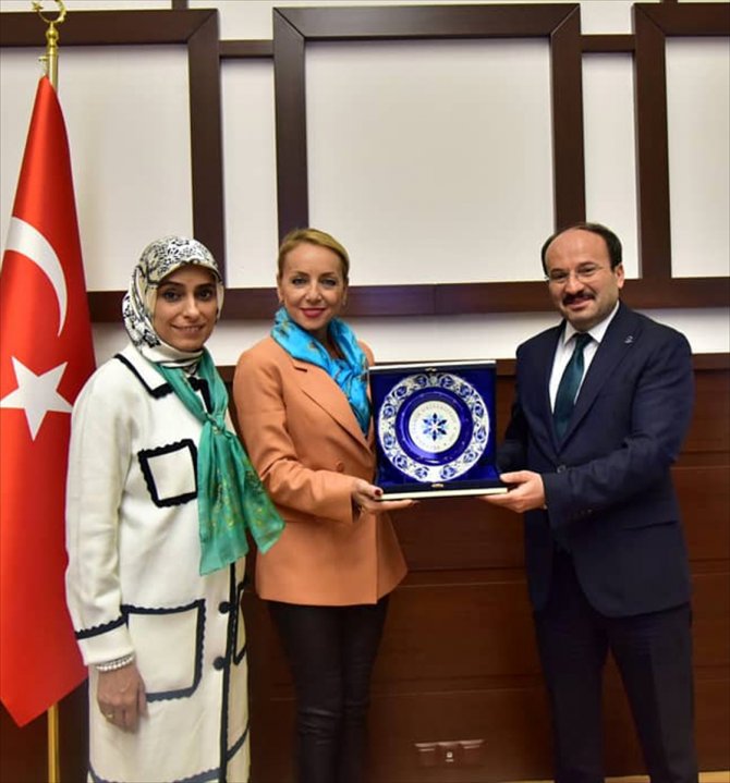 Milletvekili Zehra Taşkesenlioğlu Ban rektör Bülent Çakmak'ı ziyaret etti