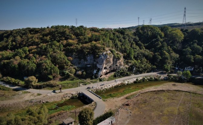 Tarihi İnceğiz Mağaraları çöp yığınına döndü