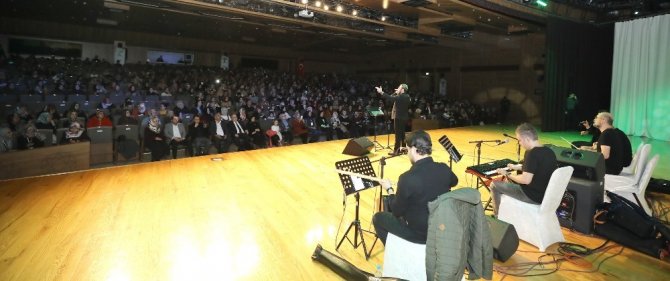 Mustafa Cihat, Şehitkamil’de unutulmaz bir gece yaşattı