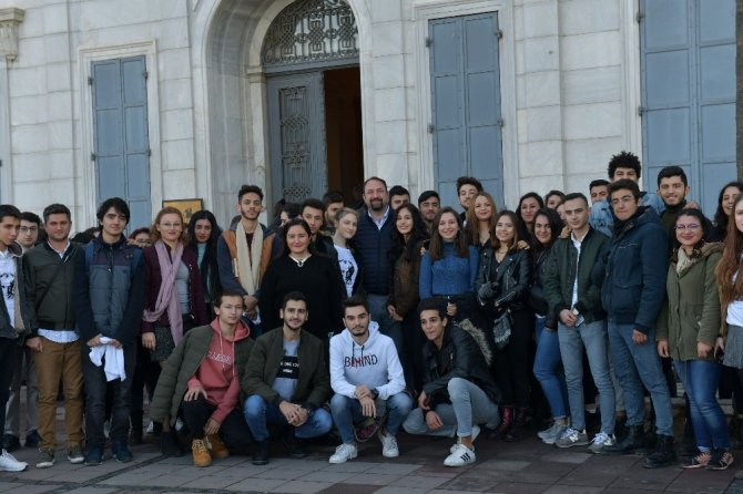 Çiğlili gençler İzmir Atatürk Müzesini gezdi