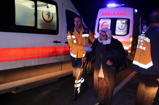 Erzincan’da yolcu otobüsü şarampole uçtu: 20 yaralı