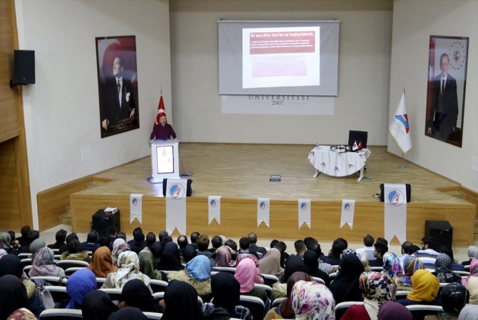 Ağrı'da "Kur'an Bize Yeter Söylemi" konferansı düzenlendi