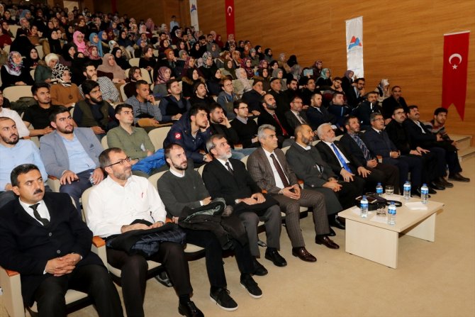Ağrı'da "Kur'an Bize Yeter Söylemi" konferansı düzenlendi