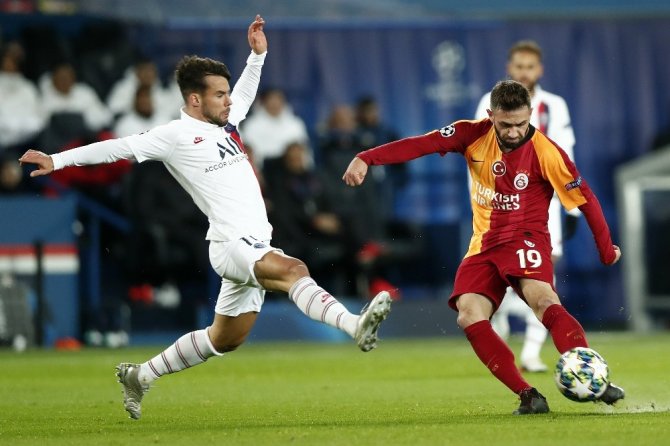UEFA Şampiyonlar Ligi: Paris Saint-Germain: 2 - Galatasaray: 0 (İlk yarı)