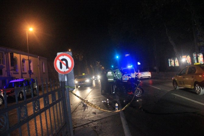 Beşiktaş’ta motosiklet polis aracına çarptı: 2 yaralı