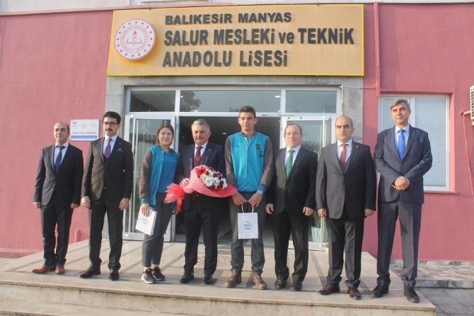 Okulda hayvan sağlığı kliniği Vali Yazıcı tarafından açıldı