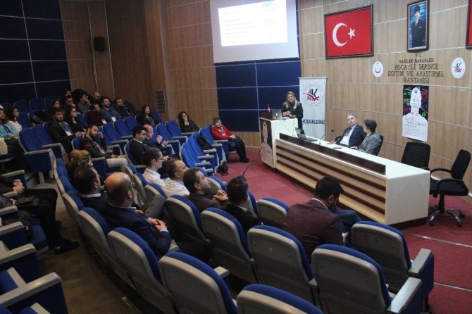 Kritik hasta bakımının problemleri sempozyumda konuşuldu