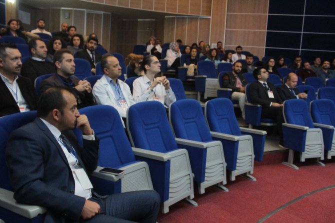 Kritik hasta bakımının problemleri sempozyumda konuşuldu